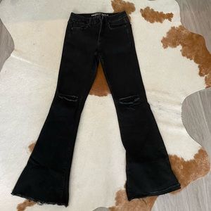 American Eagle black ripped flare jeans 🖤